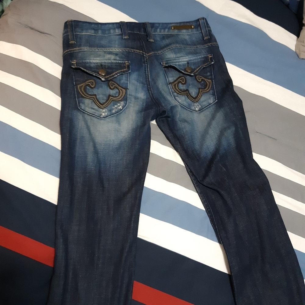 Rerock by revival Jean's